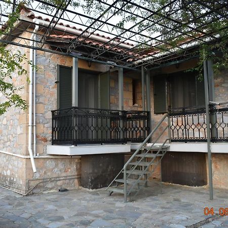 Ouranias Studios Kardamyli Exterior photo