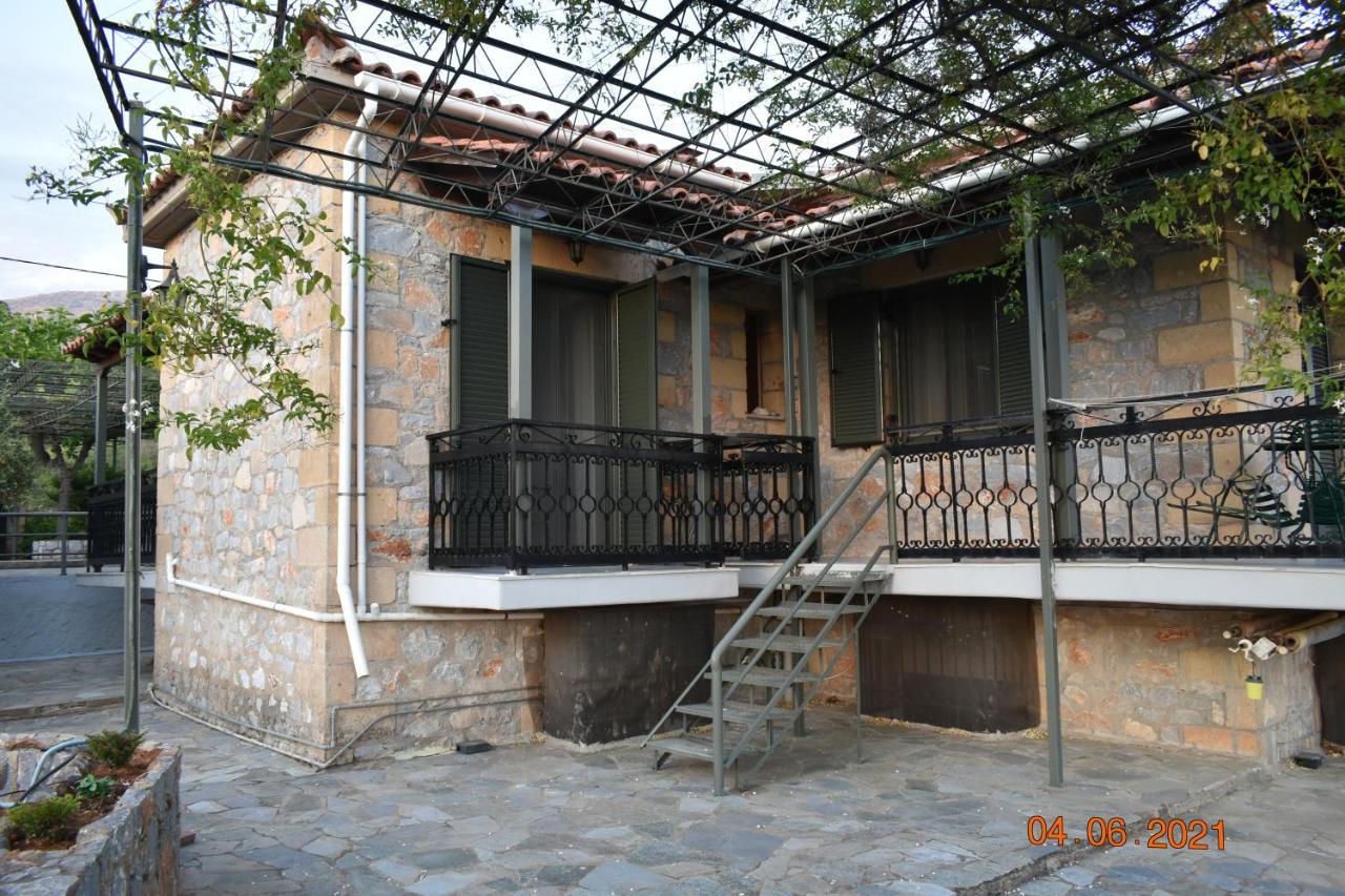 Ouranias Studios Kardamyli Exterior photo