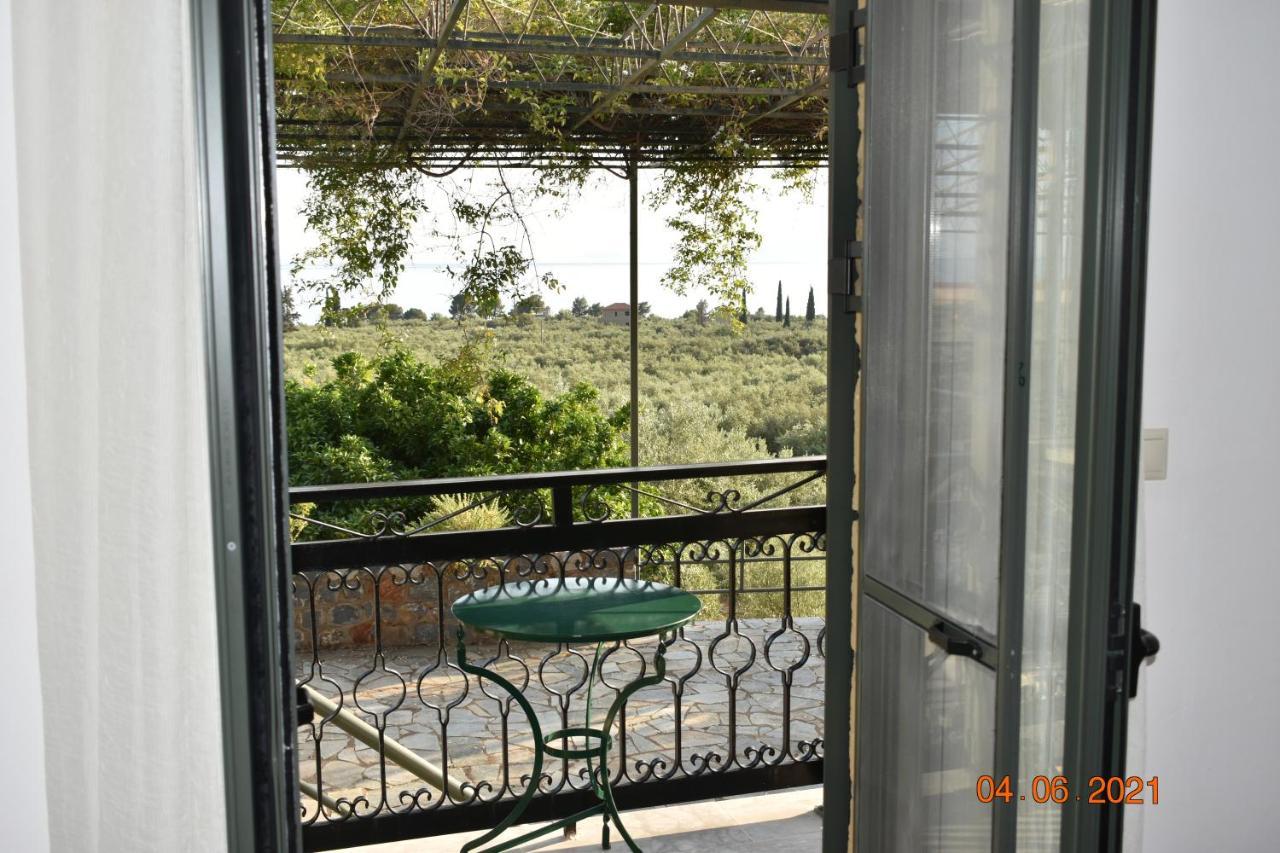 Ouranias Studios Kardamyli Exterior photo