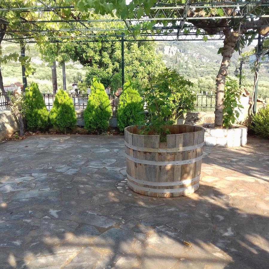 Ouranias Studios Kardamyli Exterior photo