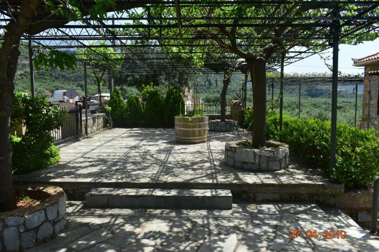 Ouranias Studios Kardamyli Exterior photo
